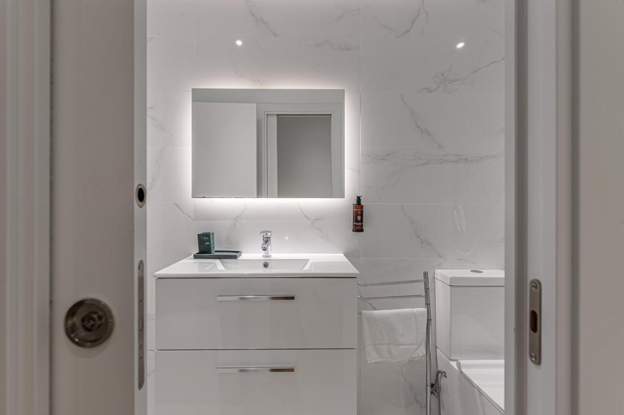 Waou Essence I Anton Martin Madri Exterior foto